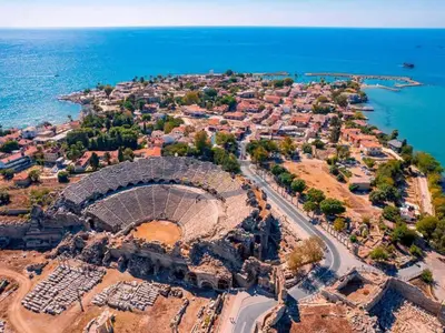 Side — Antike Stadt am Meer